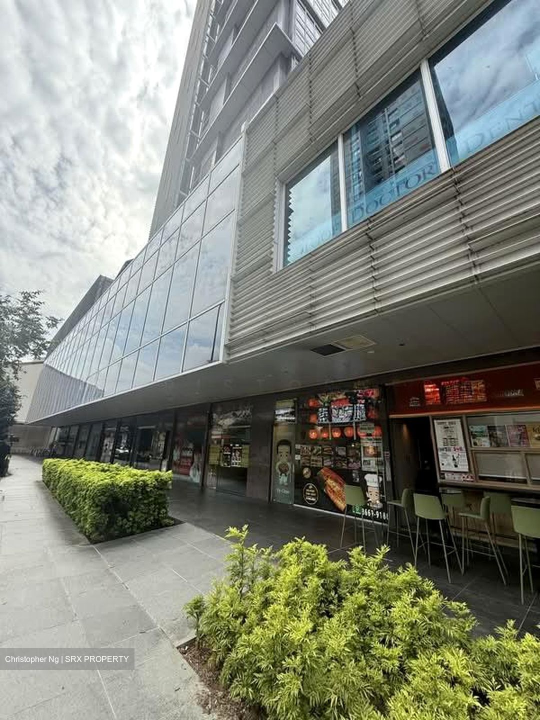 Mnd Building (D1), Retail #584303061